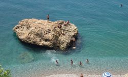 Hava Sıcak, Deniz Serin Tatilciler Mutlu