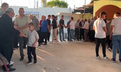Kadirli'de Bayram Coşkusu Camileri Doldurdu