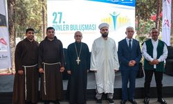 Mersin'de Müslüman ve Hristiyan din adamları birlikte dua etti