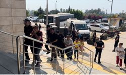 Mersin'de fuhuş operasyonunda yakalanan 19 zanlı tutuklandı