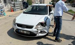 Bahçe İlçesinde İki Araç Kafa Kafaya Çarpıştı