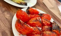 Osmaniye'de Kebap Sofralarının Vazgeçilmezi Közlenmiş Domates ve Biber!