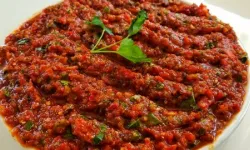 Osmaniye Sofralarına Lezzet Katan Acılı Ezme Tarifi