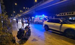 Antalya'da otomobil ile çarpışan motosikletteki iki kişi yaralandı