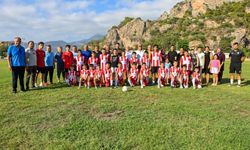 Başkan Avcıoğlu, yaz futbol okulunu ziyaret etti