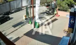 Adana'da iş yerinin önündeki bisikletin çalınması kamerada