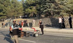 Burdur'da tarım aracı ile 2 otomobilin karıştığı kazada 1 kişi hayatını kaybetti