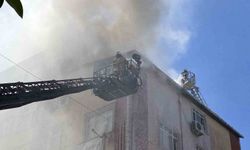 5 Katlı Apartmanda Yangın, 2 Binaya Sıçradı