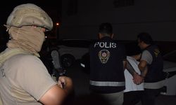 Mersin'de 10 yıl kesinleşmiş hapis cezası olan hükümlü gizlendiği bazada yakalandı