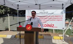 Samandağ'da üreticilere zirai ilaç, tuzak ve sera örtüsü dağıtıldı