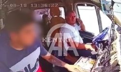 Adana'da minibüsteki zanlının sürücünün parasını çalıp kaçması kamerada