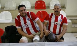 Depremde bacağını kaybetti, voleybolla hayata tutundu