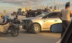 Altınözü Enek’te 2 Araç Çarpıştı 5 Yaralı