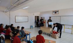 Hatay'da ilkokul öğrencilerine destek