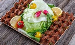 Efsane kıvamda çiğ köfte Osmaniye sofralarında