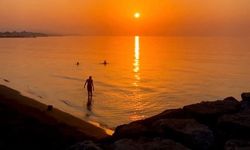 Arsuz Karaağaç Sahilinde Gün Batımı Büyülüyor