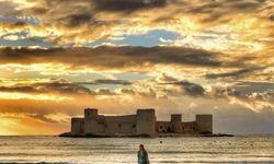 Erdemli’de Gün Batımı Masalı Kızkalesi Büyüledi