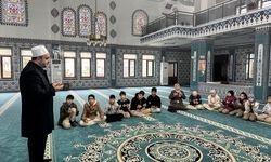 Bozyazı ilçesinde gençler camide bir araya geldi