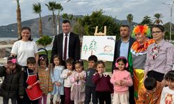 Bozyazı'da anaokulu öğrencileri ailelerini resmetti