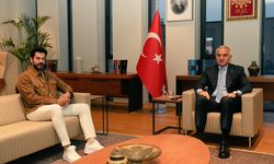 Bakan Ersoy ve Burak Özçivit’ten Sürpriz Buluşma!