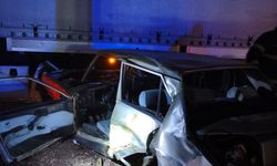 Burdur'da otomobille tırın çarpıştığı kazada 2 kişi yaralandı