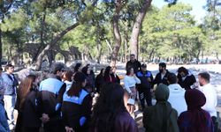 'Geleceğimizi Yazan Genç Yürekler' projesi kapsamında gençler Phaselis Antik Kenti'ni gezdi