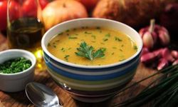 İlk İftar Sofrasına Sıcacık Başlangıç: Terbiyeli Ezogelin Çorbası Tarifi