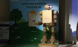 Kahramanmaraş'ta atık kağıtlardan üretilen karton robot öğrencilere çevre bilinci kazandırdı