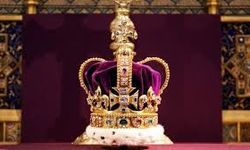 Demokrasi Çatırdıyor Diyerek Tacı Hedef Aldılar!