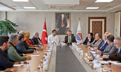 Mersin'de muz üreticileri toplantıda bir araya geldi