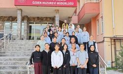 Öğrencilerden Huzurevine Gönül Dokunan Ziyaret!