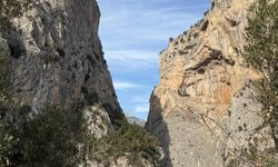 Sarp kayalarla çevrili Kapıkaya Kanyonu kışın da tırmanış tutkunlarını ağırlıyor