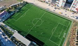 Osmaniye Kadirli’de Sentetik Çim Sahası Yenilendi