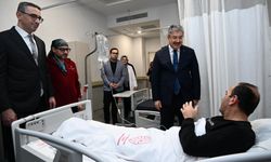 Vali Yılmaz’dan Hastanede Yeni Yıl Mesaisi