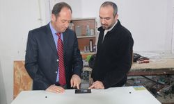 Adana'da emekli doktor zararlı mikroorganizmaları yok eden dezenfeksiyon kabini üretti