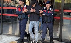 Alanya'da akrobatik hareketler yaparak polisin üzerine motosiklet süren 2 kişi tutuklandı