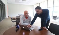 Antalyaspor Teknik Direktörü Uğurlu, AA'nın 'Yılın Kareleri' oylamasına katıldı