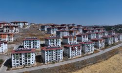 Bakan Kurum'dan Kahramanmaraş'ta konutuna kavuşan 'Fatma teyze' paylaşımı: