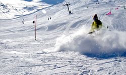 Bitlis'te 'Snowboard, Alp Disiplini ve Kuzey Disiplini İl Birinciliği Yarışmaları' yapıldı