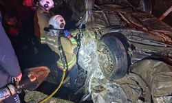 Hatay'da iki otomobilin çarpışması sonucu 2 kişi öldü, 3 kişi yaralandı