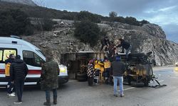 Isparta'da kamyonetin devrildiği kazada 3 kişi yaralandı