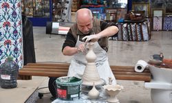 Kütahya Çiniciler Çarşısı'nda 'canlı performans' dönemi başladı