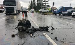 Manavgat'ta direğe çarpan otomobilin sürücüsü yaralandı