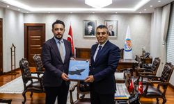 Mersin Valisi Atilla Toros, AA'nın 'Yılın Kareleri' oylamasına katıldı