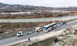 Mersin'de minibüs ile yolcu otobüsünün çarpıştığı kazada 2 kişi yaralandı