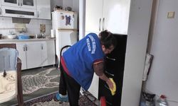 Mersin'in Akdeniz ilçesinde ev temizliği ve kuaför hizmetleri sürüyor