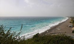 Serik'te kuvvetli rüzgar ve fırtına etkili oluyor