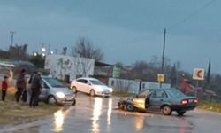 Sumbas’ta İki Otomobil Çarpıştı