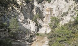 Yaz aylarında kuruyan Adana'daki Şarlayan Şelalesi yeniden akmaya başladı