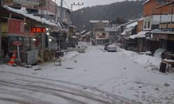 Kar Yağışı Zorkun Yaylası'nda  Etkili Oluyor